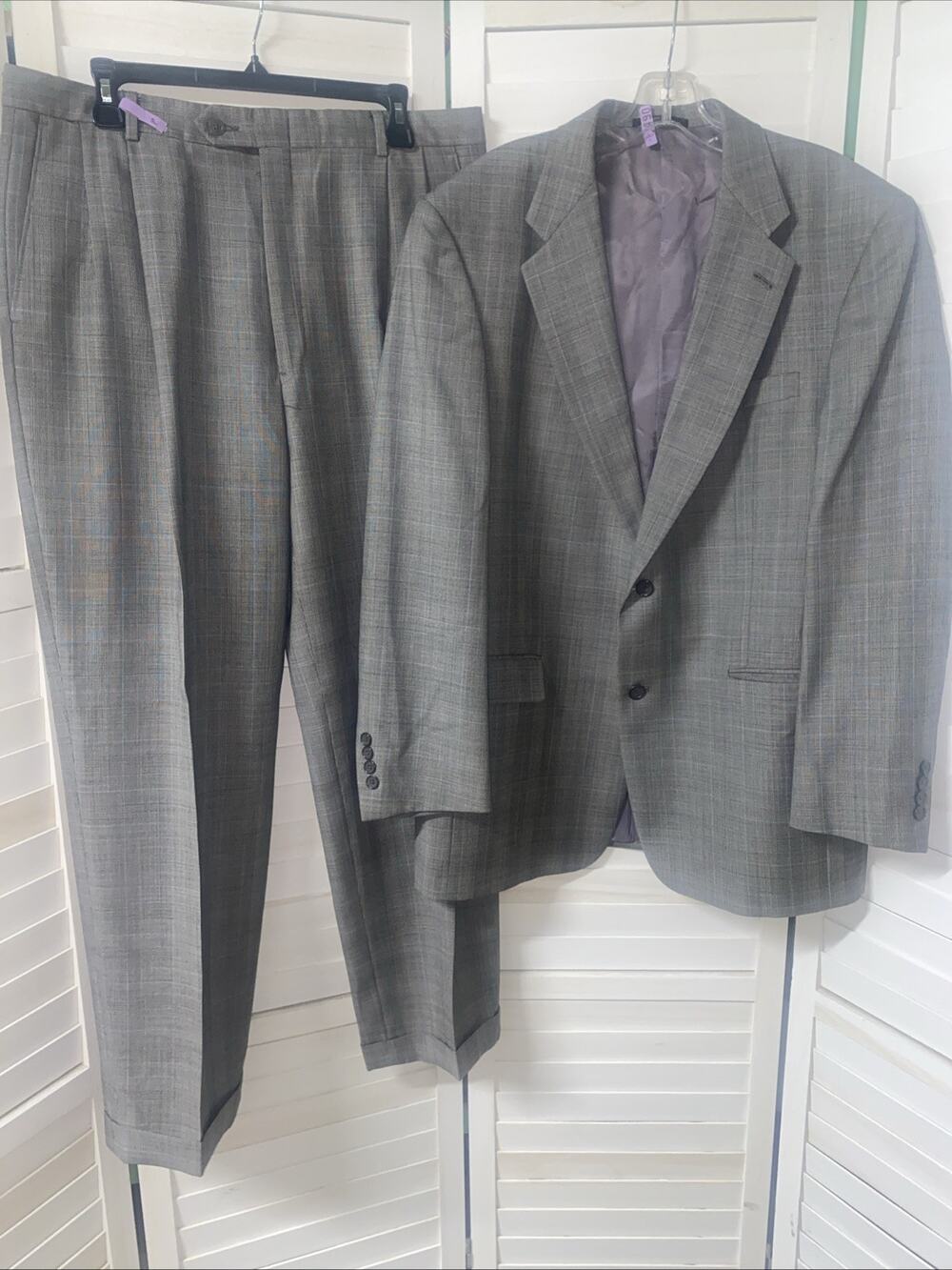 Hart Schaffner Marx Gray Plaid 2 Piece Suit 42R 34”x 30” 100% Wool Made In USA